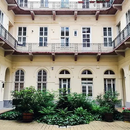 Central Basilica Apartamento *